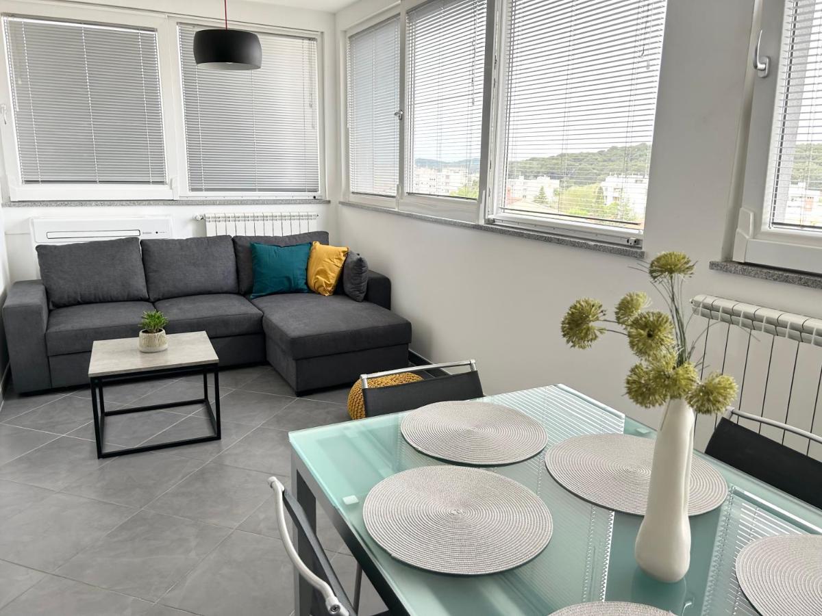Apartment Flora プーラ エクステリア 写真